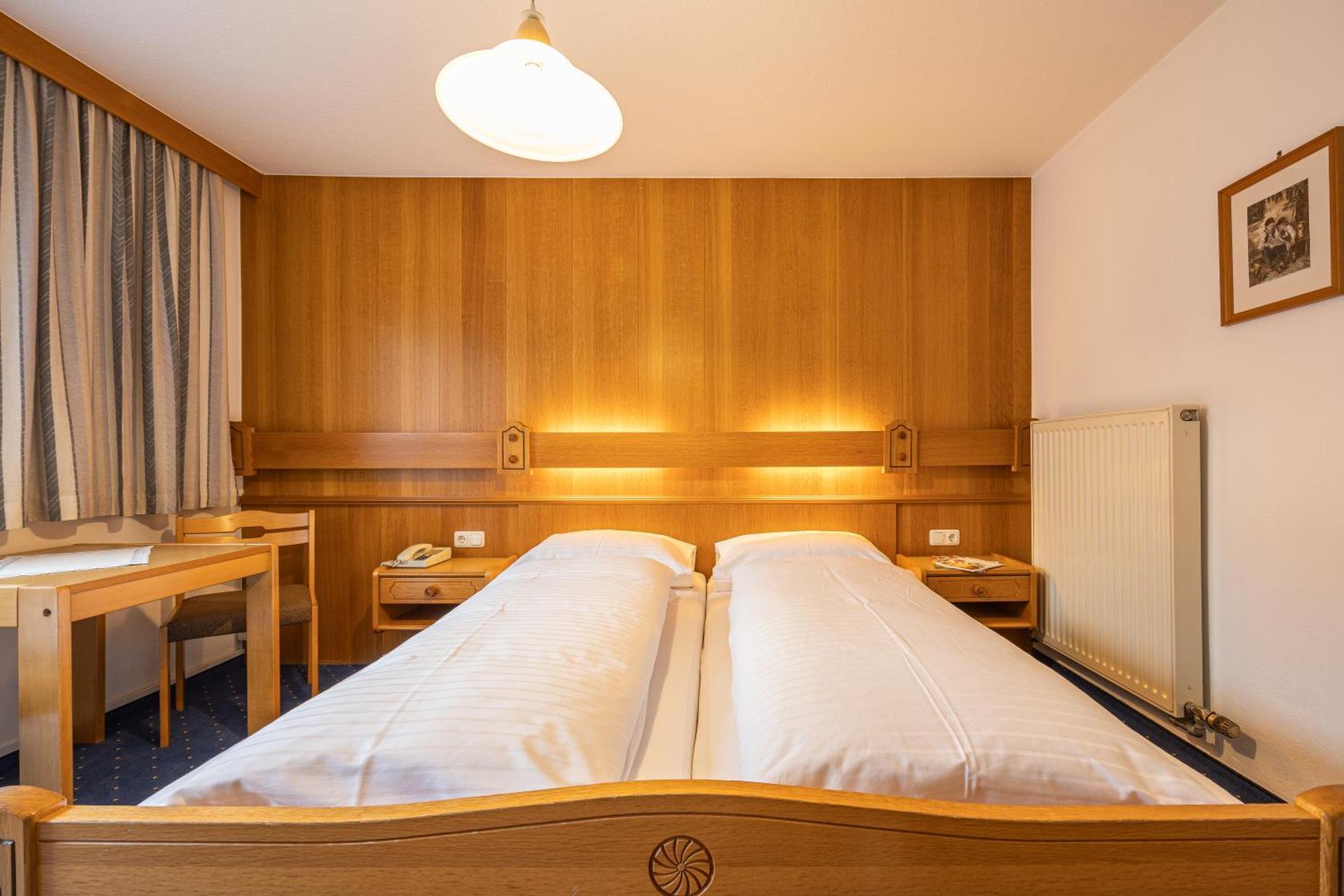 Pension Haus Riedlsperger ザールバッハ・ヒンターグレム エクステリア 写真