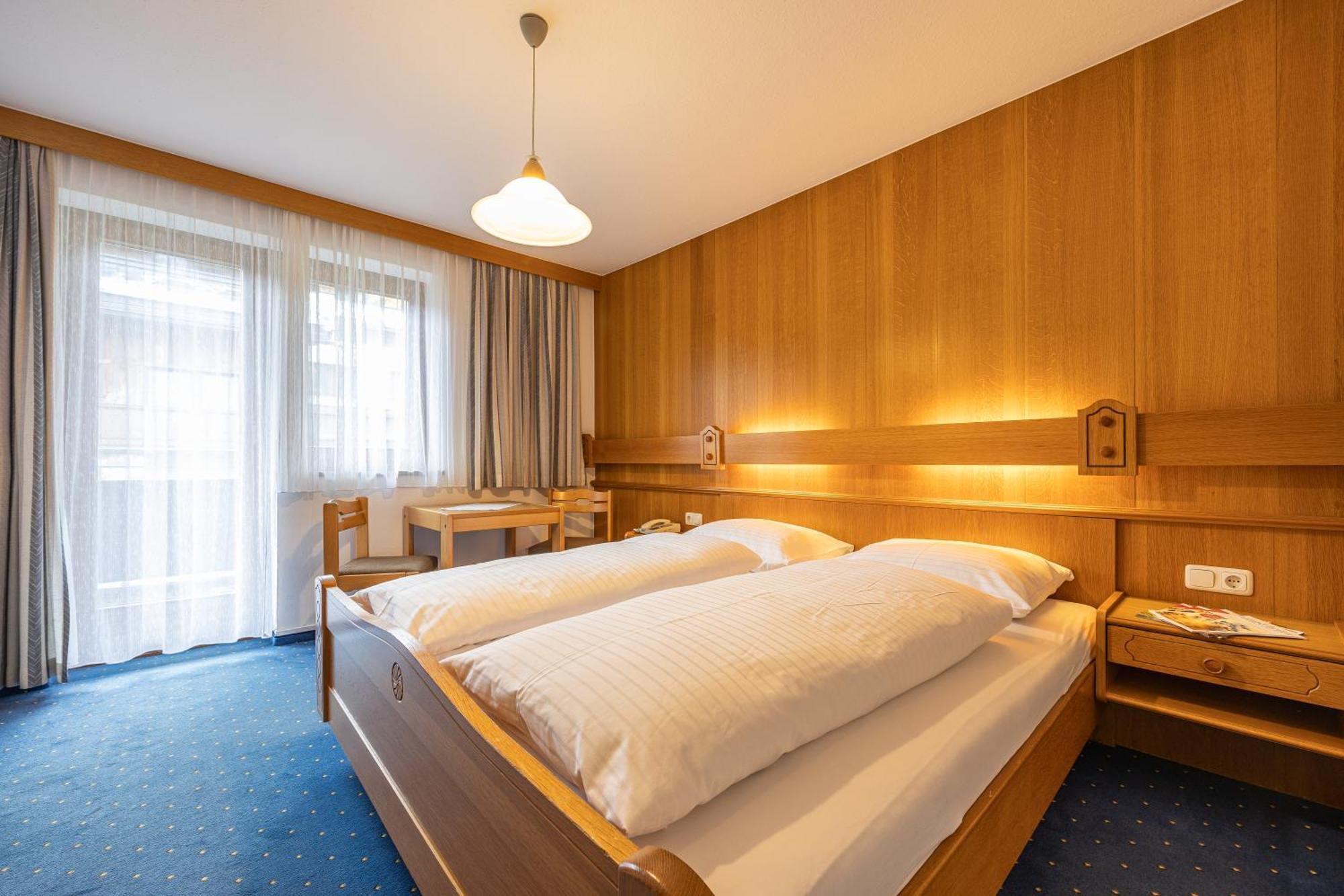 Pension Haus Riedlsperger ザールバッハ・ヒンターグレム エクステリア 写真