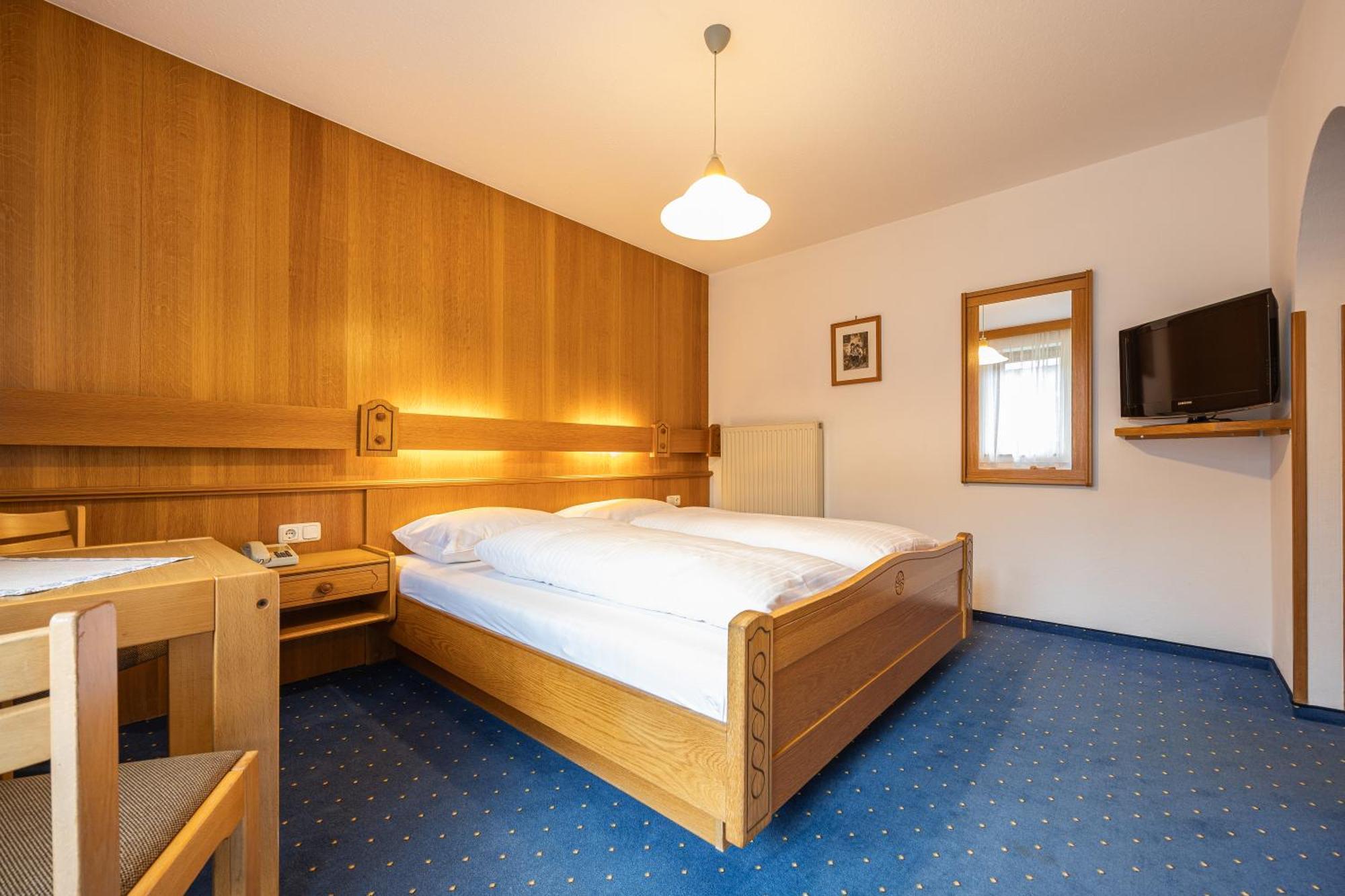 Pension Haus Riedlsperger ザールバッハ・ヒンターグレム エクステリア 写真