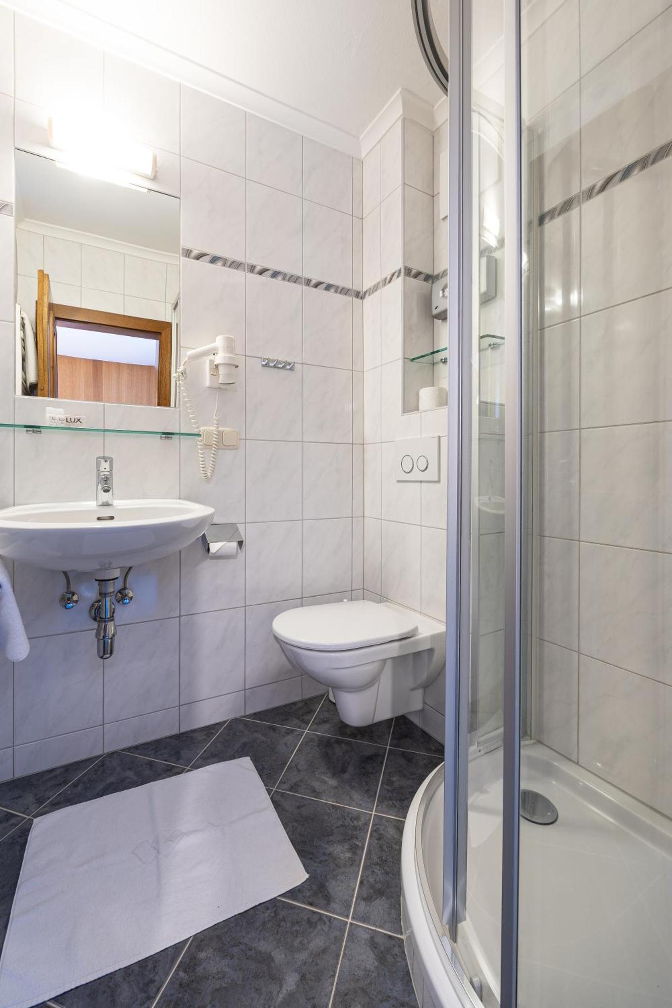 Pension Haus Riedlsperger ザールバッハ・ヒンターグレム エクステリア 写真