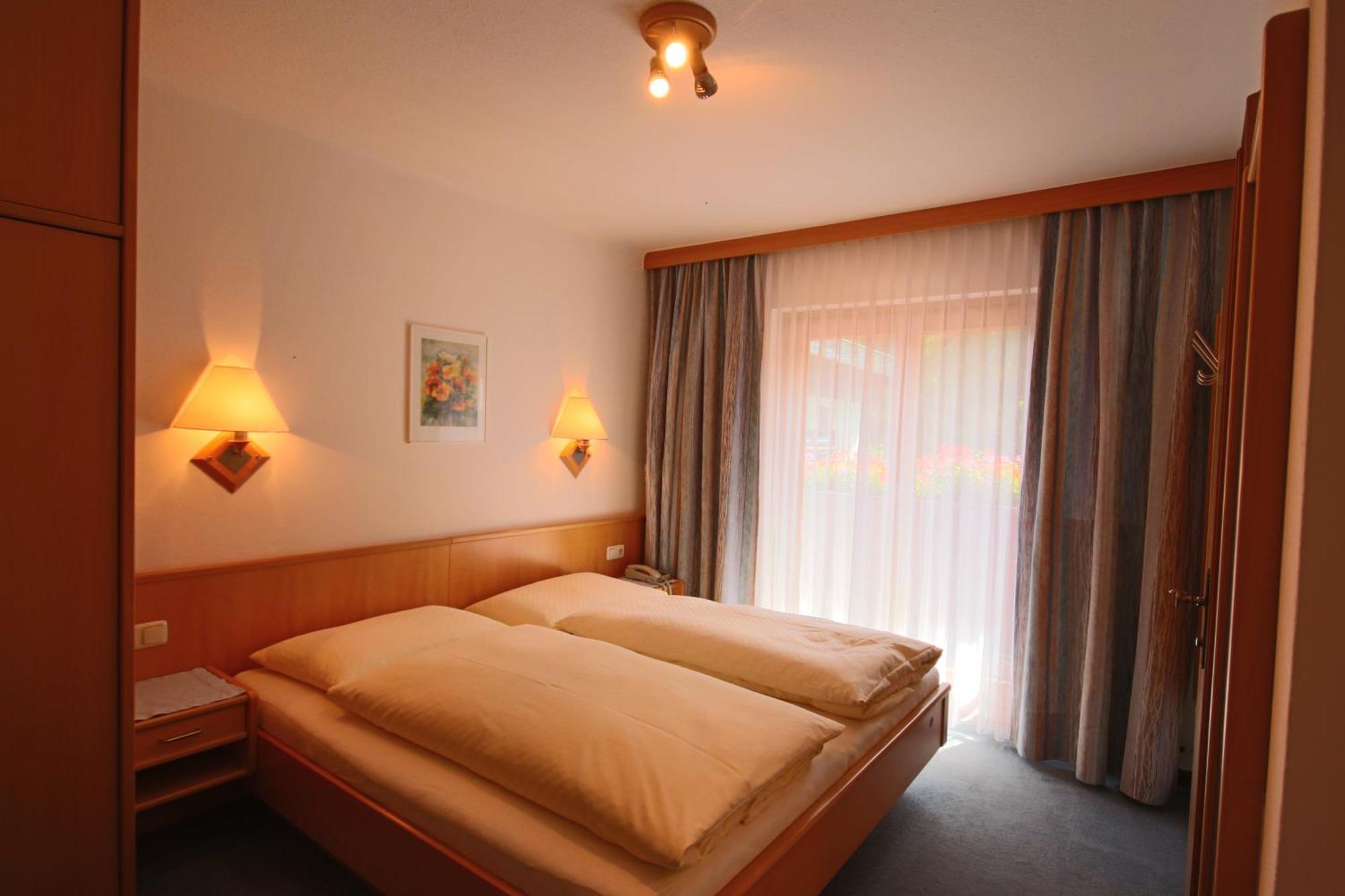Pension Haus Riedlsperger ザールバッハ・ヒンターグレム エクステリア 写真
