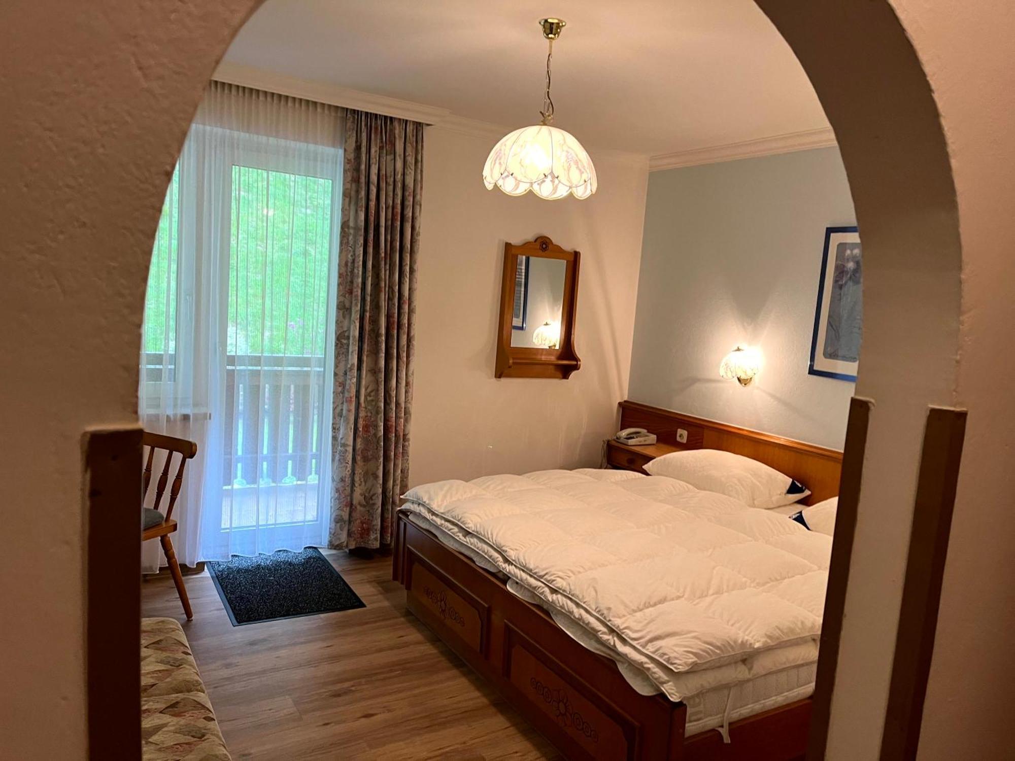 Pension Haus Riedlsperger ザールバッハ・ヒンターグレム エクステリア 写真
