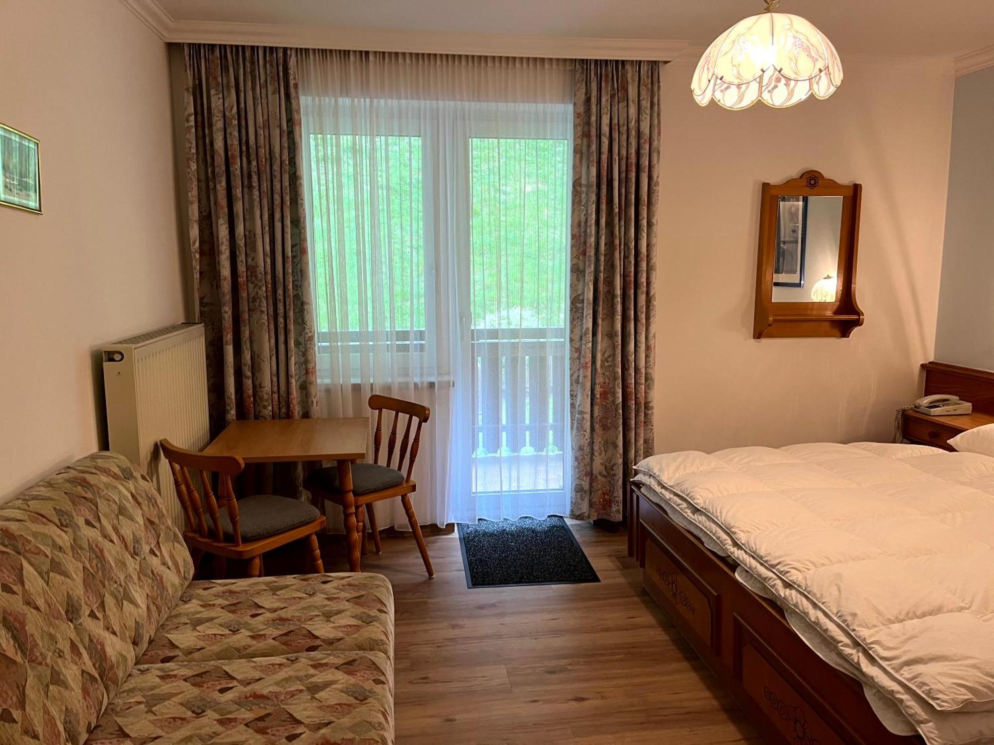 Pension Haus Riedlsperger ザールバッハ・ヒンターグレム エクステリア 写真